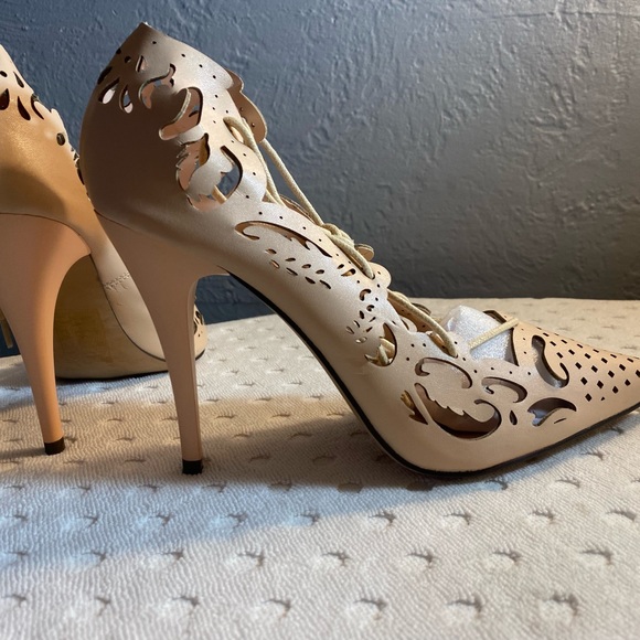 NWOT MADISON Blush Colored Laser Cut Stiletto Heels - Picture 7 of 16